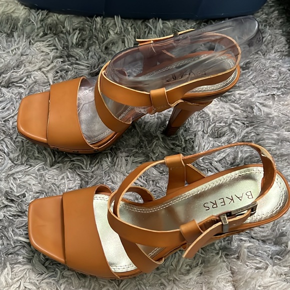 Sandals - Picture 5 of 7